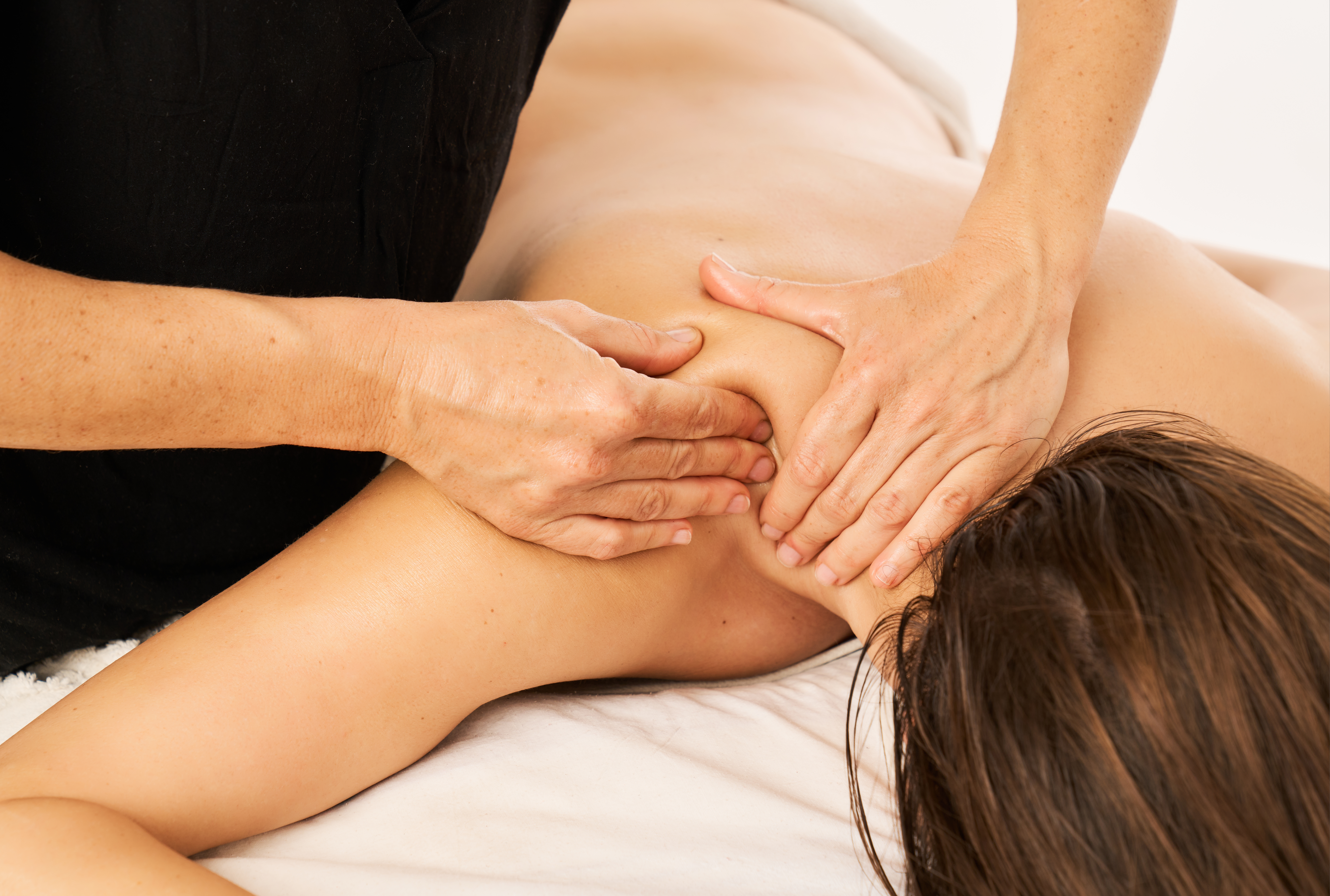 Which Massage Therapy is Right for You: Remedial or Deep Tissue?